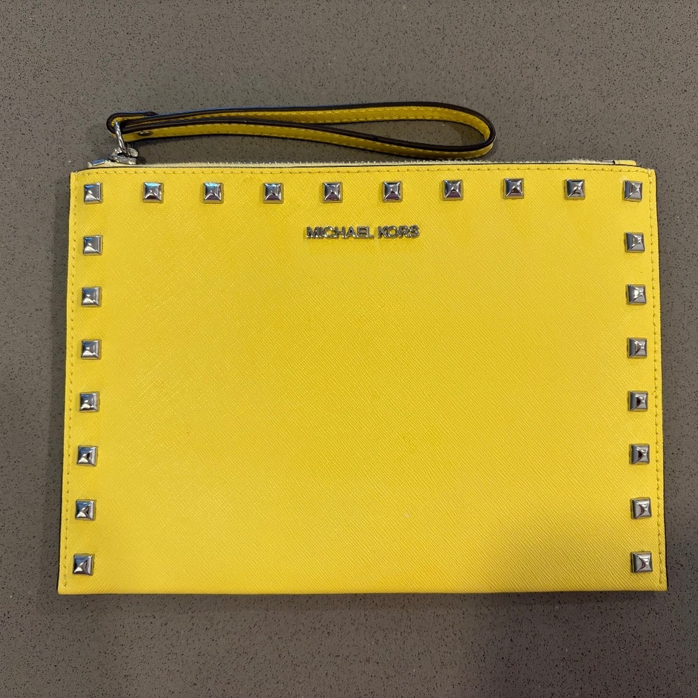 Michael kors clutch